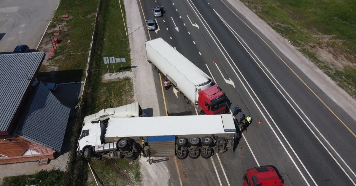 Tractor-Trailer Accidents in Savannah: Who Can Be Held Responsible